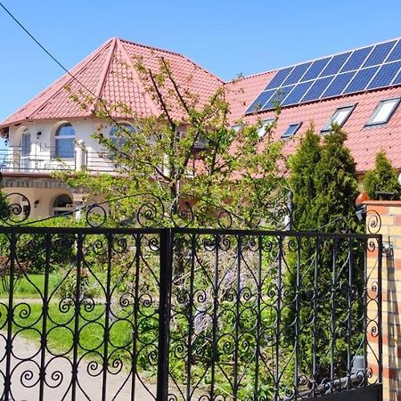 Village Garden Family Guest House Tiszakanyár Exteriér fotografie